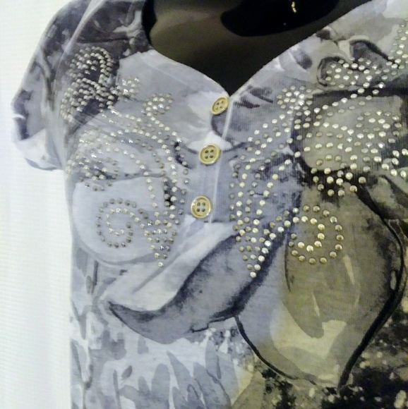 Apt.9  Floral Top Rhinestone Design Size XS - Picture 2 of 6